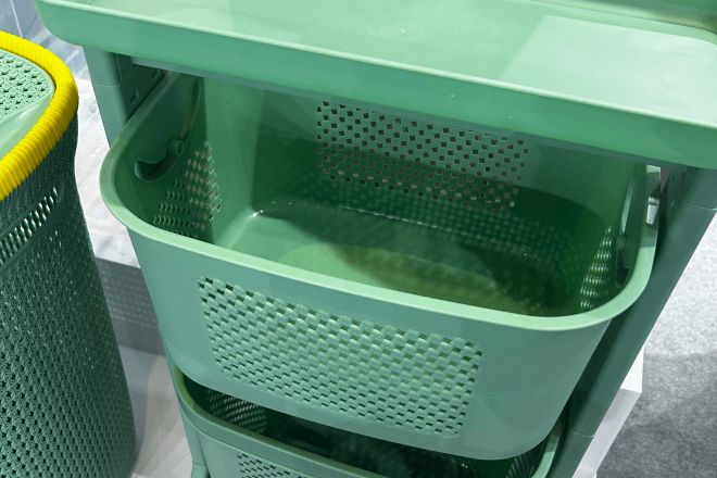 Plastic storage box