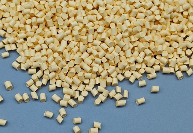 Customized Yellow Masterbatch Solution | High Dispersion